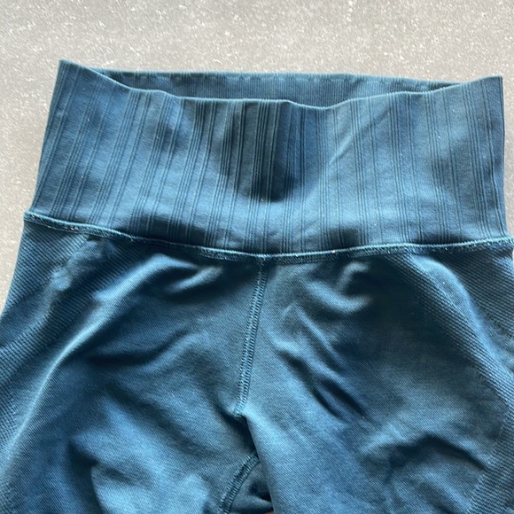 Athleta Seamless dark teal 3/4 length leggings. Wore less than 3 times - Picture 4 of 5